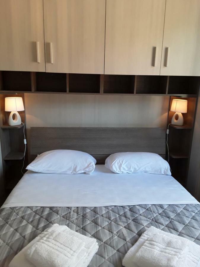 Bilocale Centro Biella Appartement Buitenkant foto