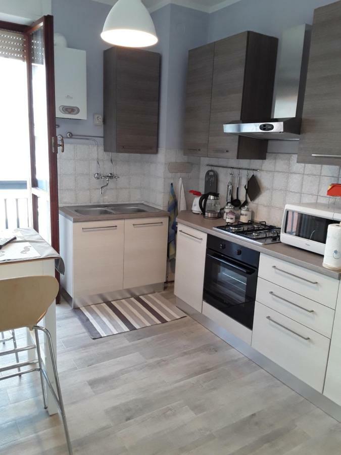 Bilocale Centro Biella Appartement Buitenkant foto