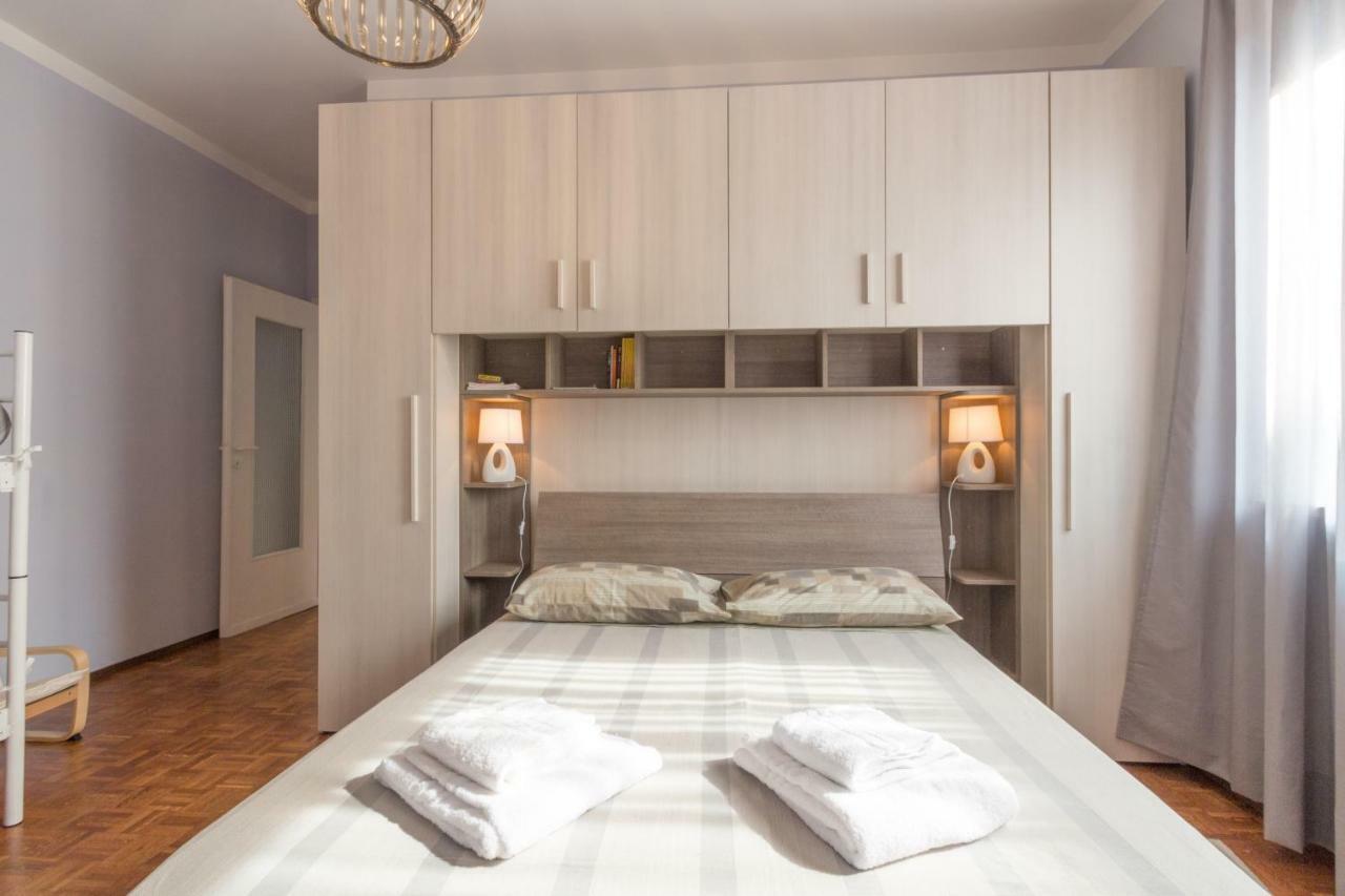 Bilocale Centro Biella Appartement Buitenkant foto