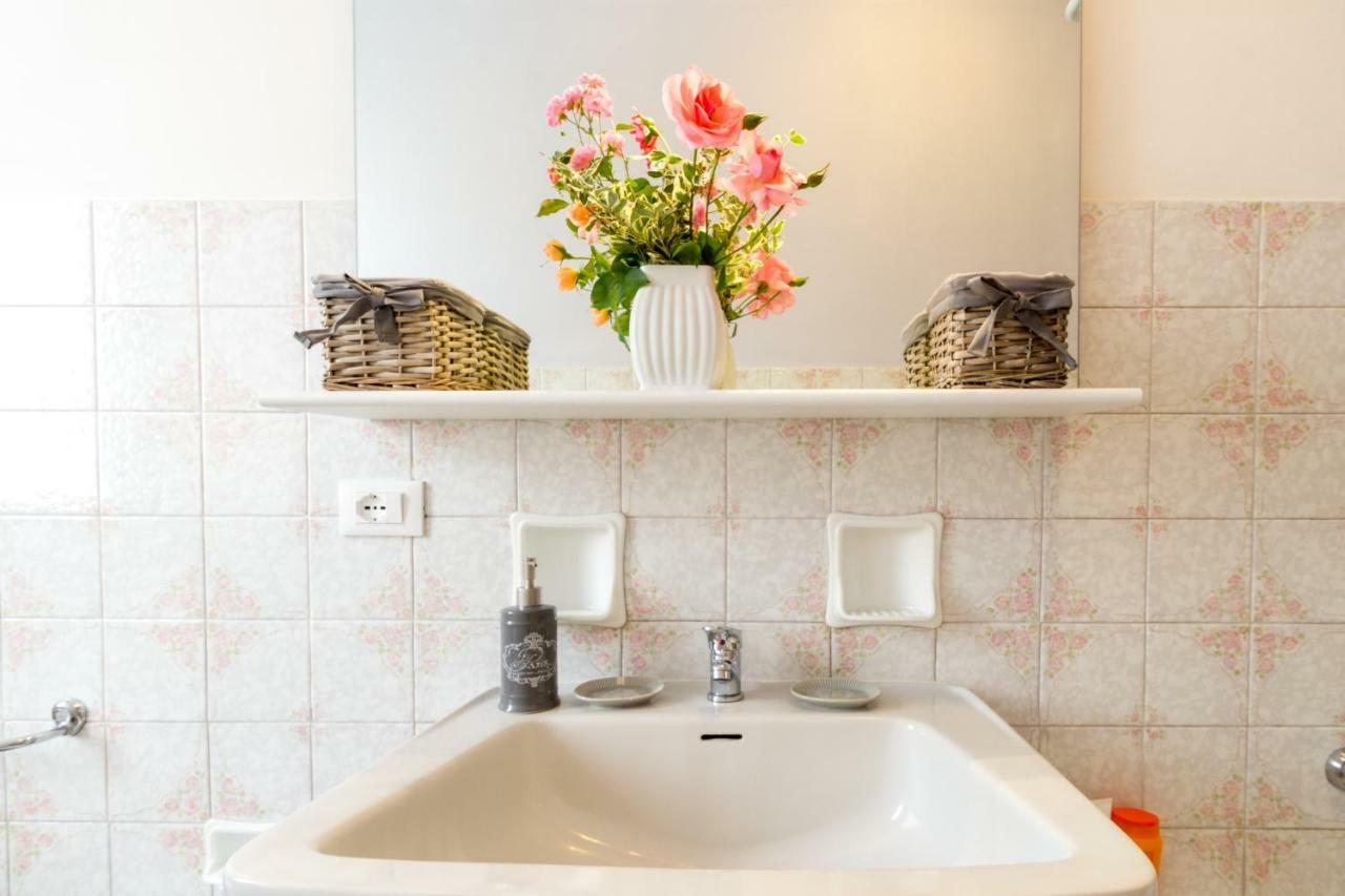 Bilocale Centro Biella Appartement Buitenkant foto