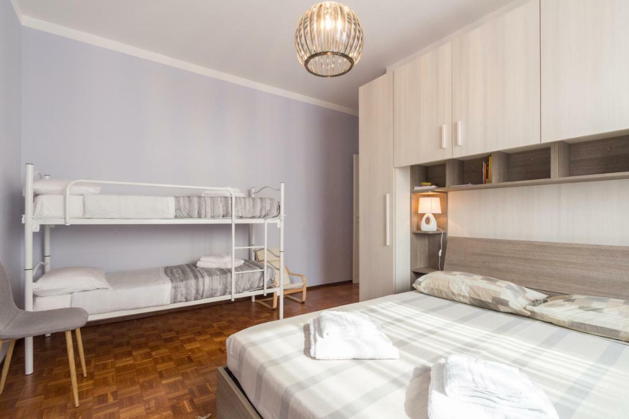 Bilocale Centro Biella Appartement Buitenkant foto