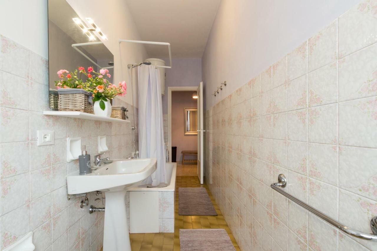 Bilocale Centro Biella Appartement Buitenkant foto
